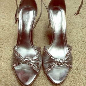 Aldo Silver sandals with diamonds  💎 🥂🍾👰🏼💃